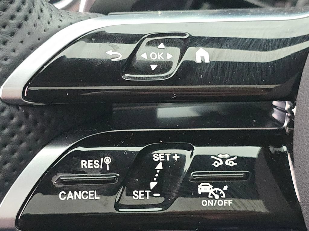 Certified 2025 Mercedes-Benz E 53 AMG e 4MATIC Sedan image 36