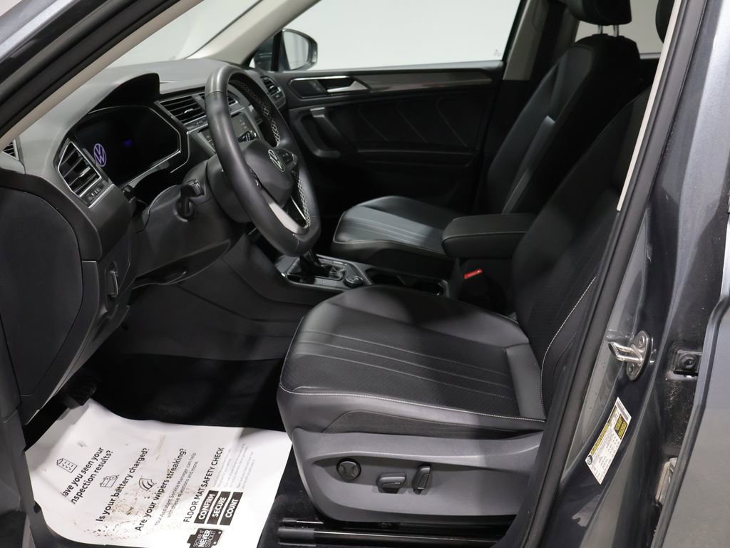 Used 2022 Volkswagen Tiguan SE image 10