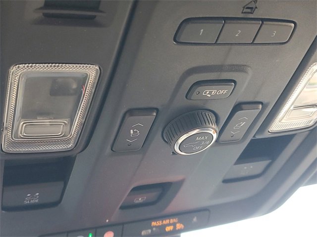 Certified 2023 Chevrolet Suburban Z71 w/ Luxury Package image 33