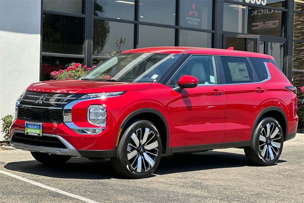 New 2025 Mitsubishi Outlander SE image 9