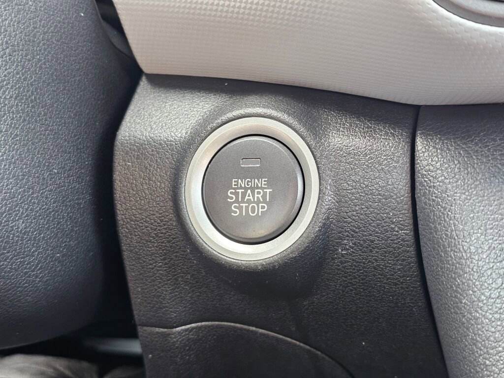 Used 2018 Hyundai Kona SEL image 16