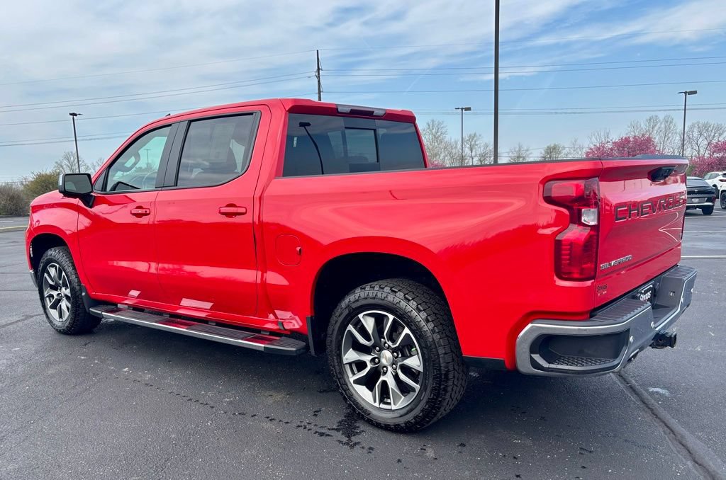 Used 2024 Chevrolet Silverado 1500 LT AWD/4WD image 8