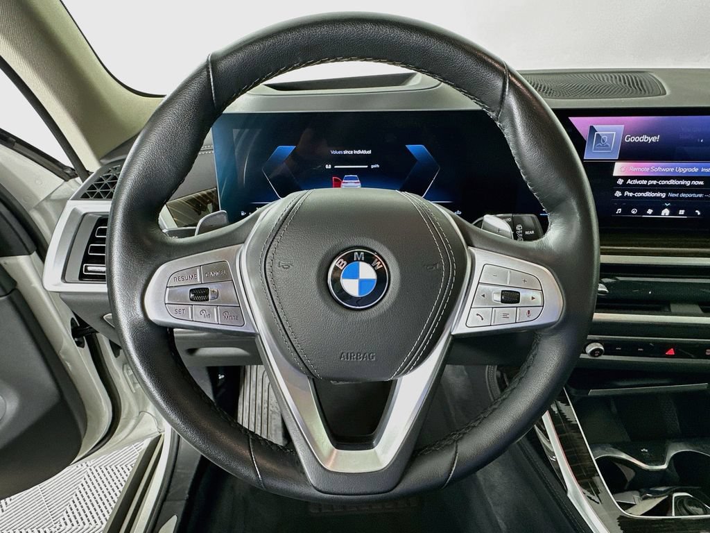 Used 2026 BMW X7 xDrive40i AWD/4WD image 11
