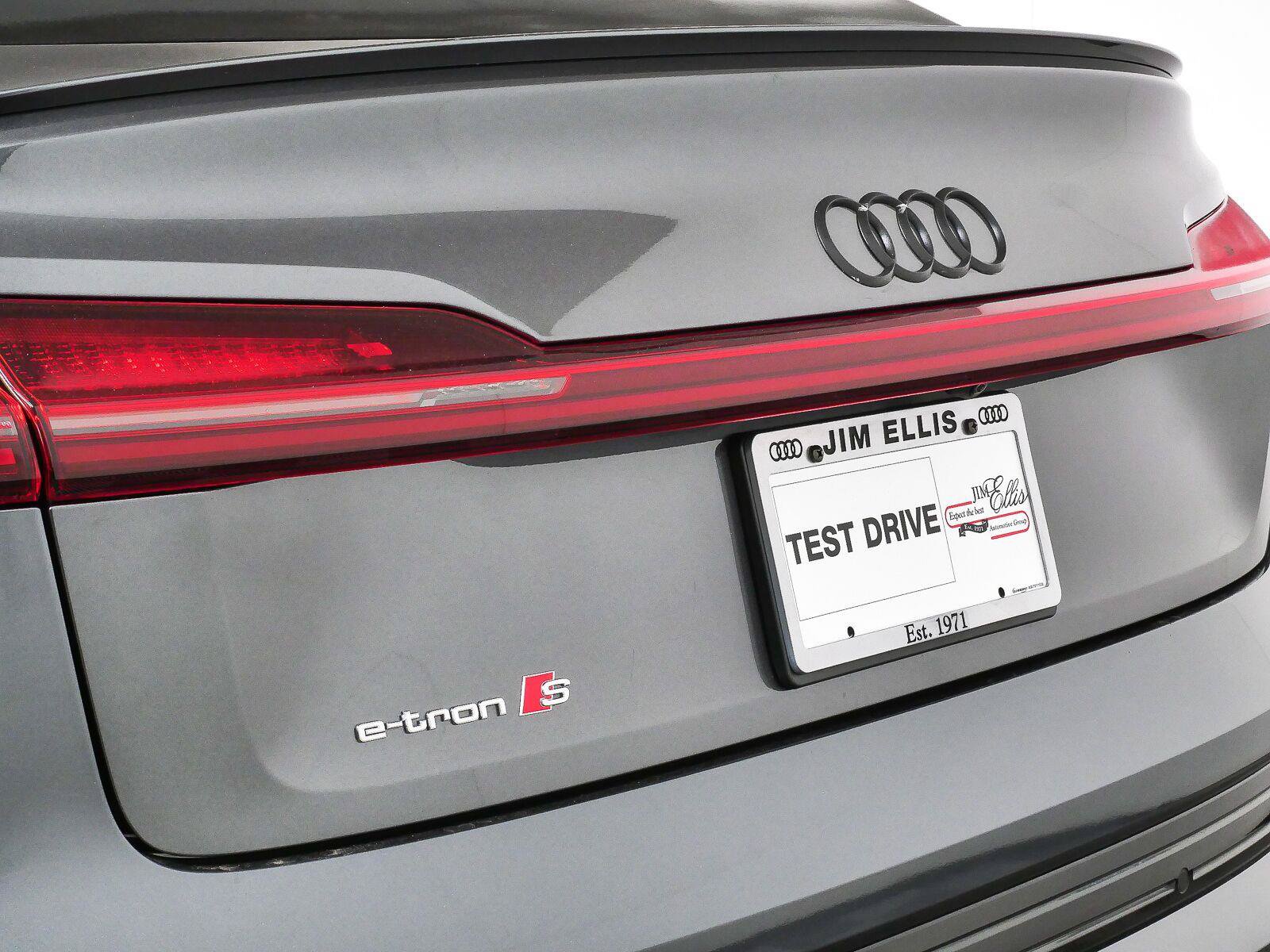 Used 2023 Audi e-tron S Prestige w/ Prestige Package AWD/4WD image 40
