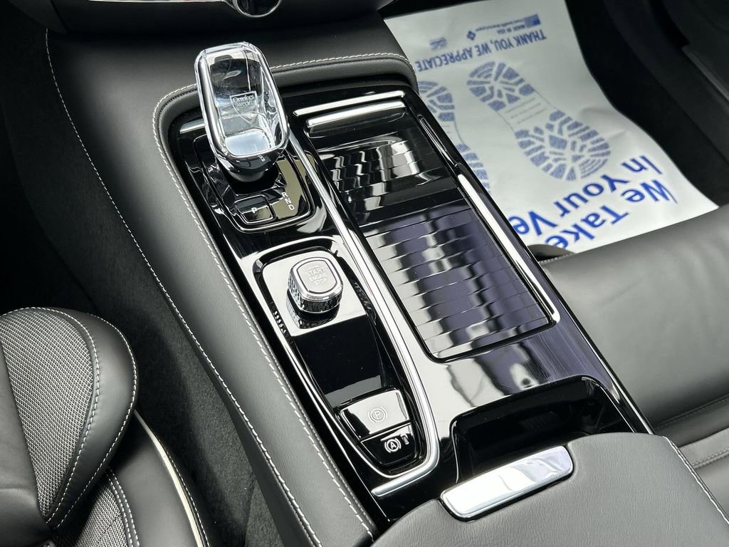 Certified 2025 Volvo S60 T8 Ultra AWD/4WD image 22