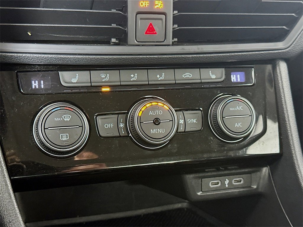 Used 2024 Volkswagen Jetta SE image 18