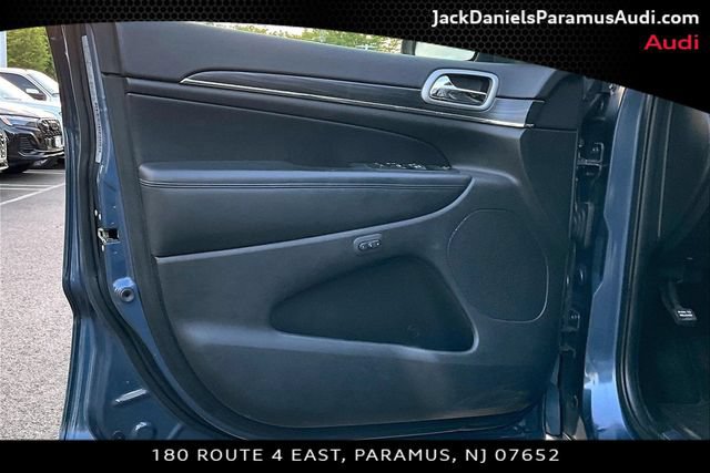 Used 2020 Jeep Grand Cherokee Limited AWD/4WD image 15