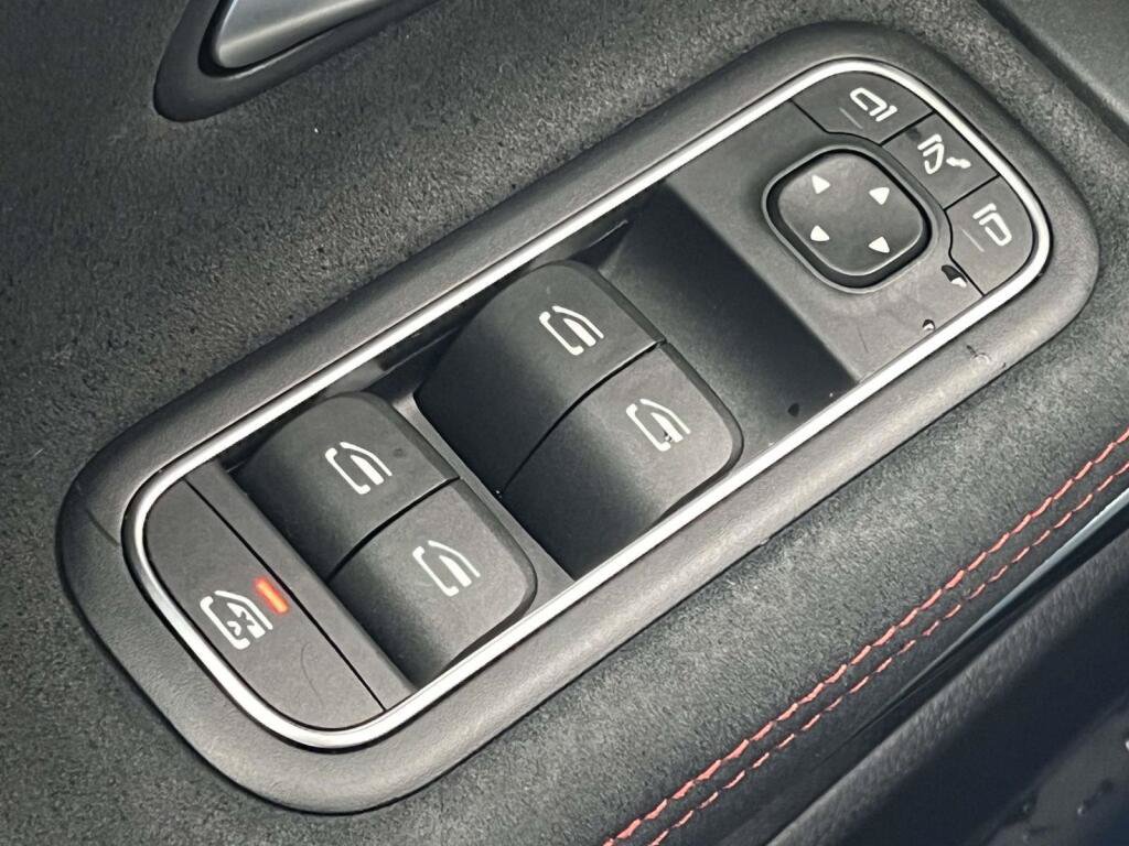 Used 2023 Mercedes-Benz CLA 250 4MATIC image 31