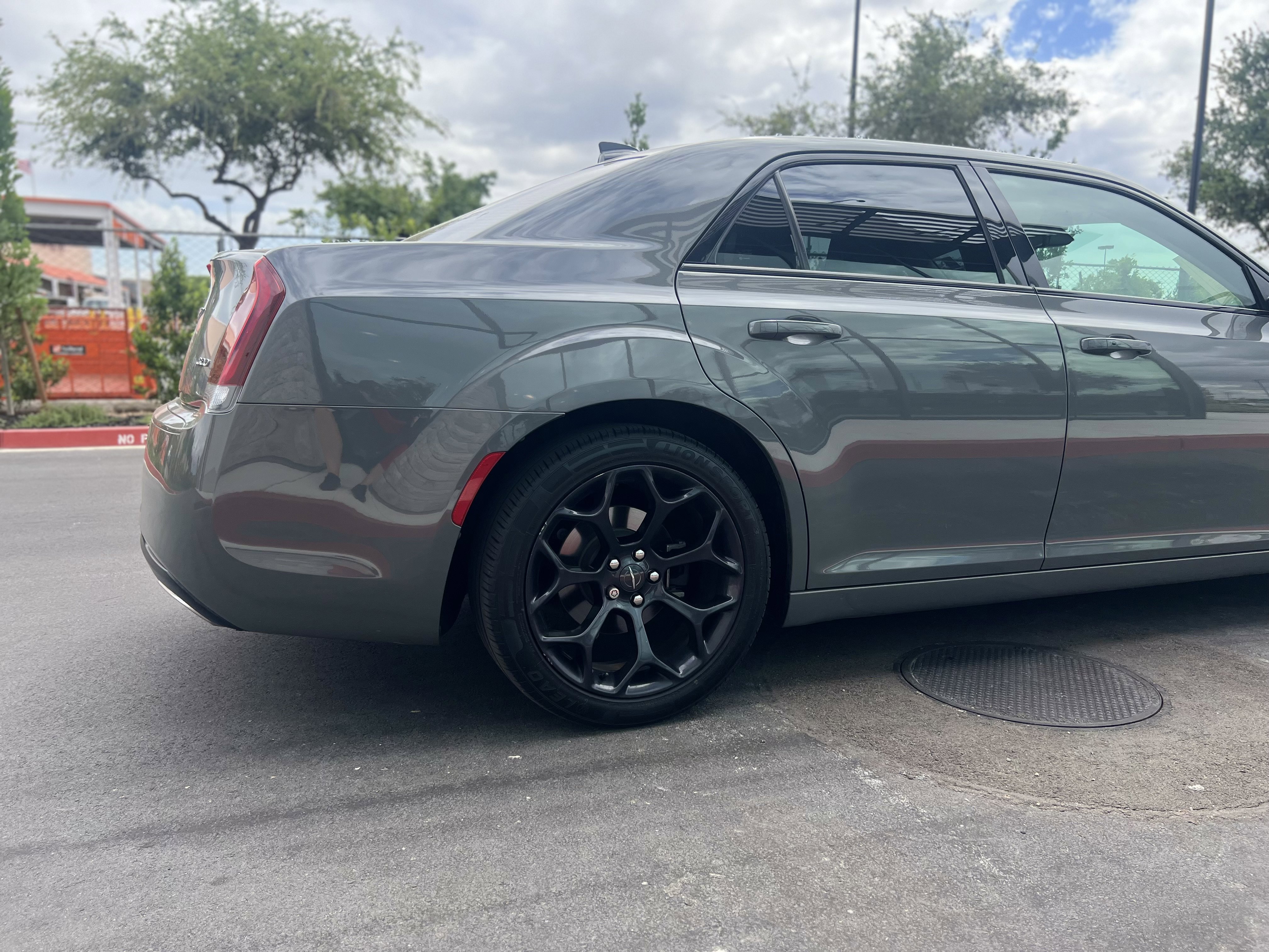 Used 2019 Chrysler 300 Touring w/ Sport Appearance Package image 14