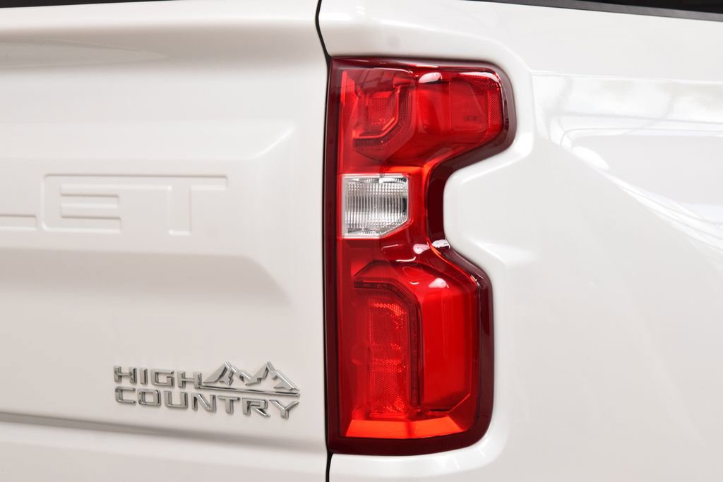 Used 2024 Chevrolet Silverado 1500 High Country w/ High Country Premium Package AWD/4WD image 19
