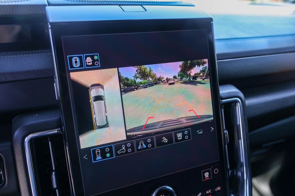 Used 2026 GMC Yukon XL Denali w/ Denali Reserve Package image 17