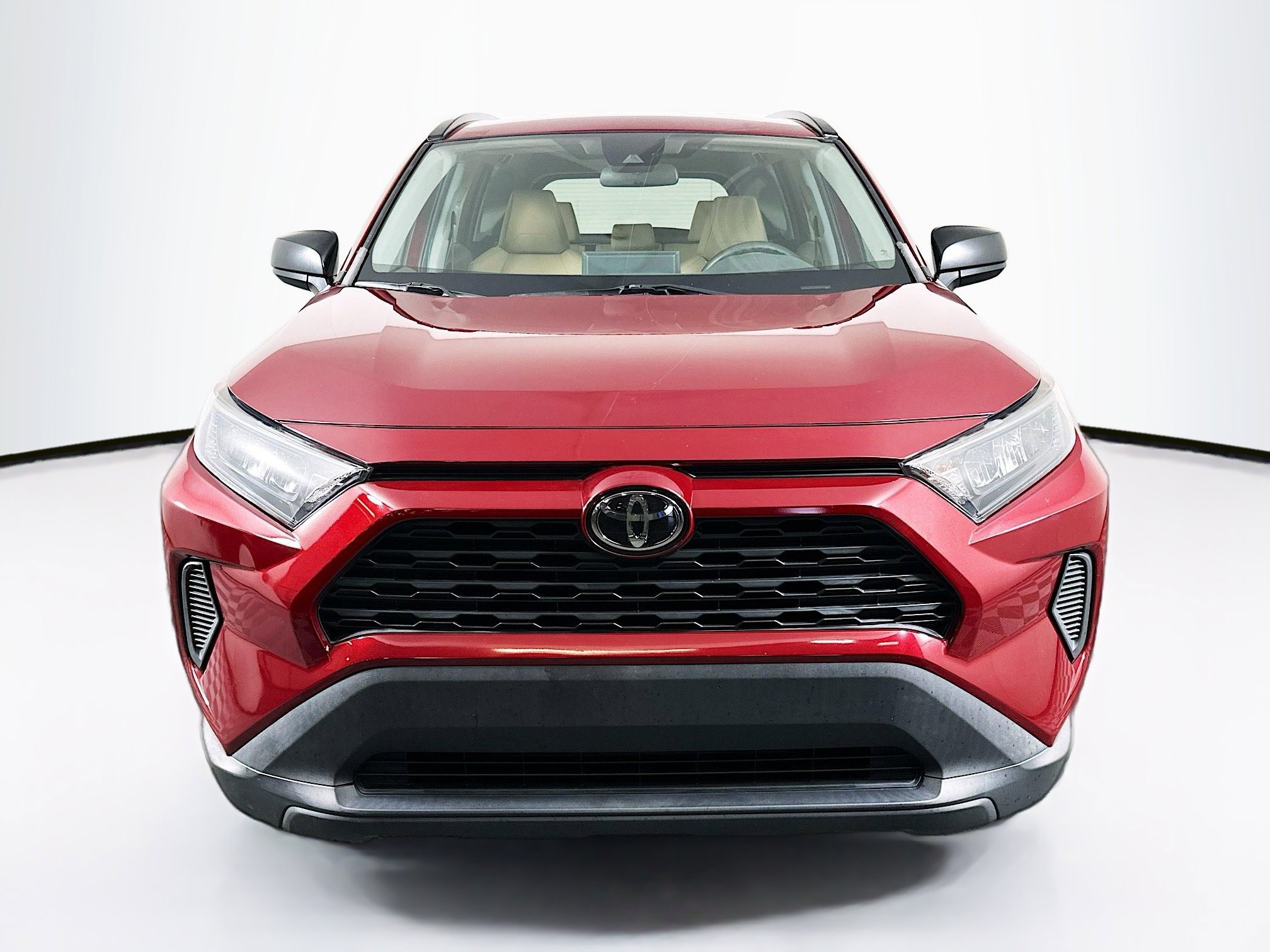 Used 2020 Toyota RAV4 LE FWD image 2
