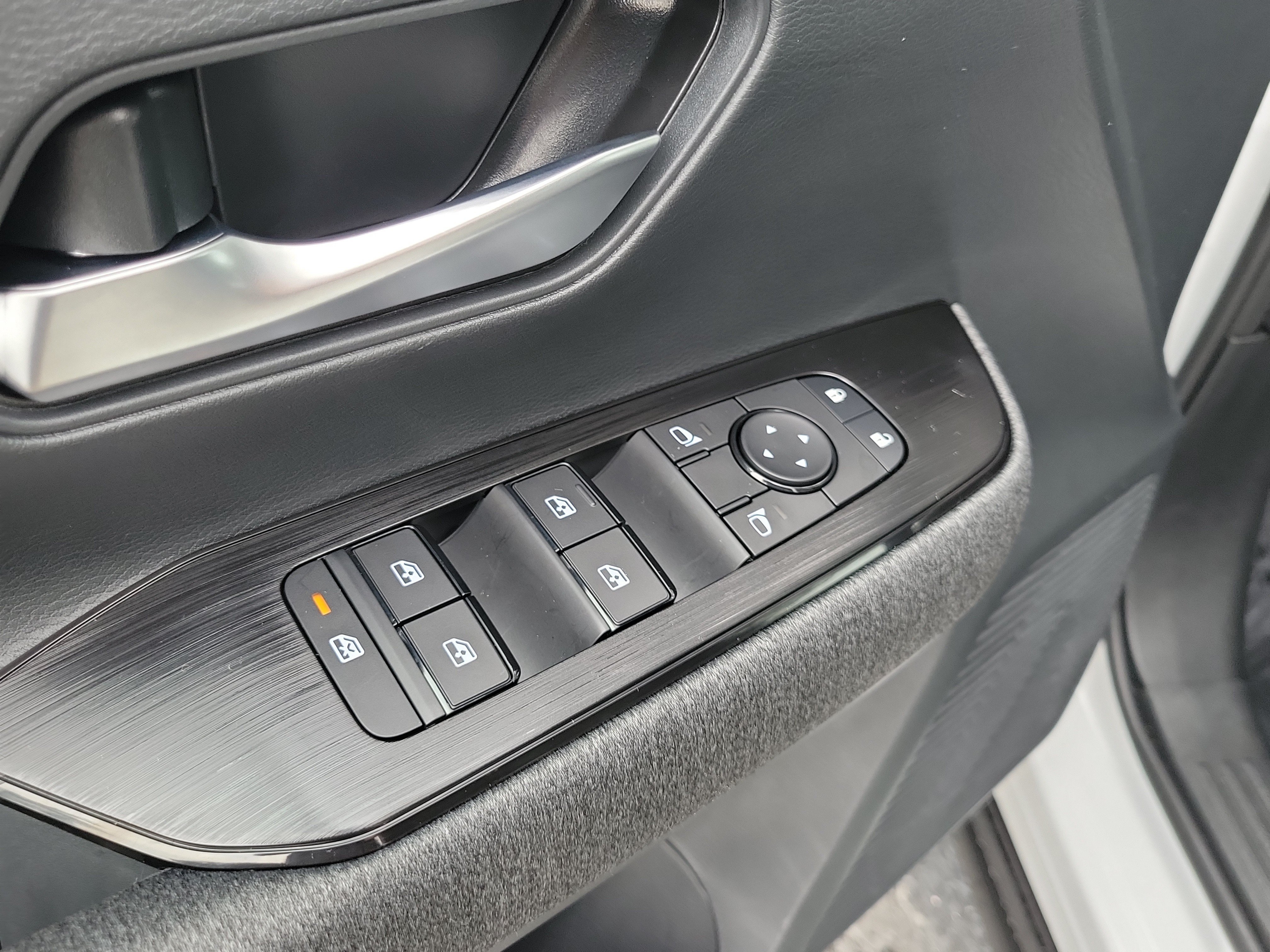 Certified 2026 Nissan Kicks SV FWD image 17