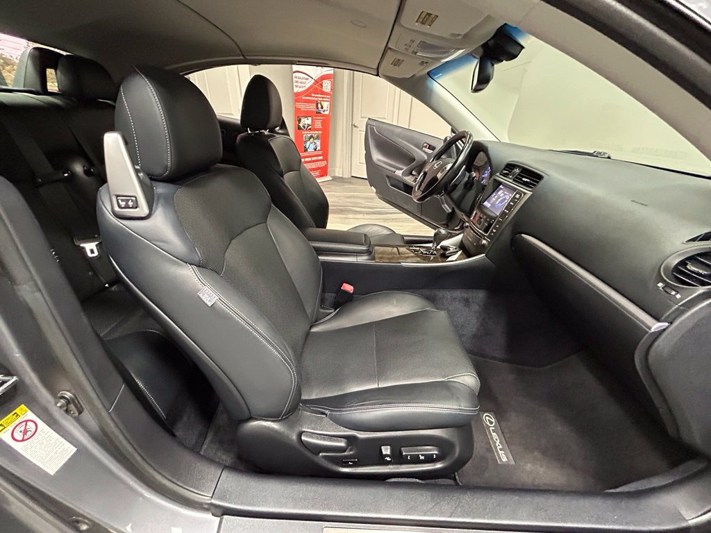 Used 2014 Lexus IS 250C w/ Luxury Package RWD image 42