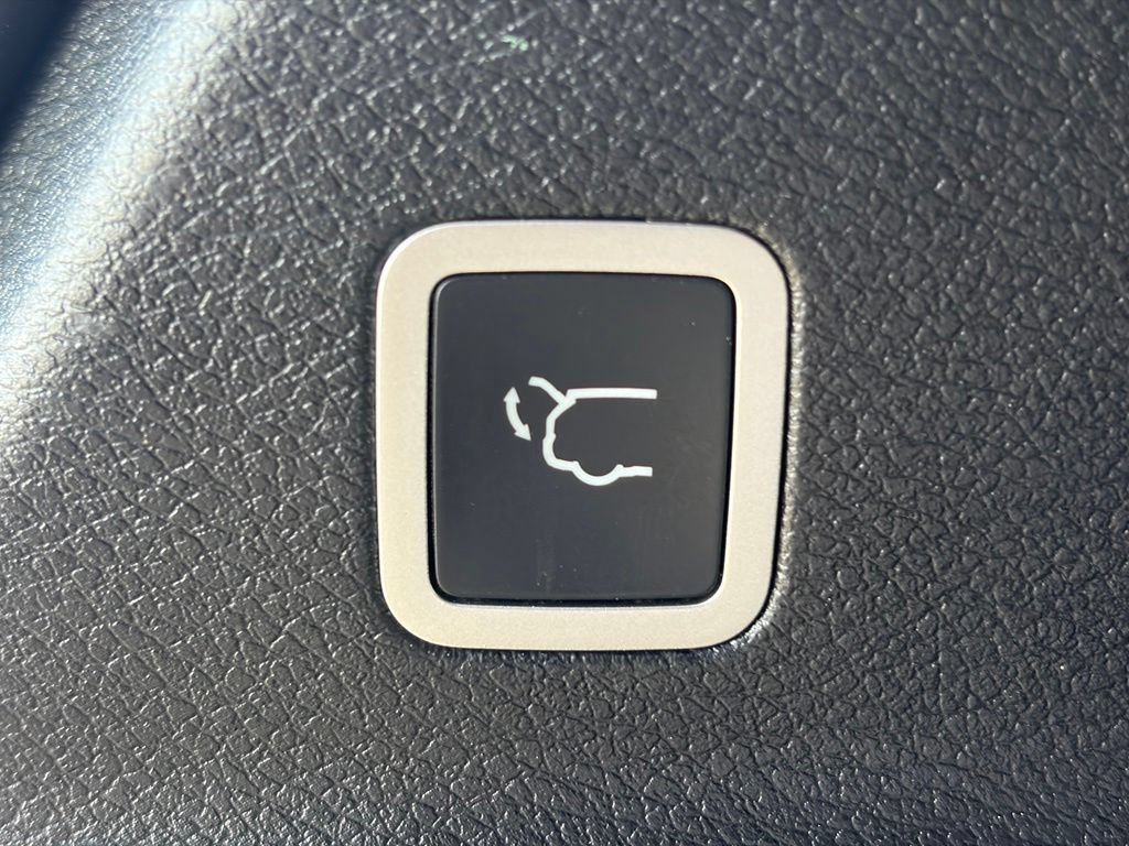 Certified 2025 Chrysler Pacifica Select FWD image 11