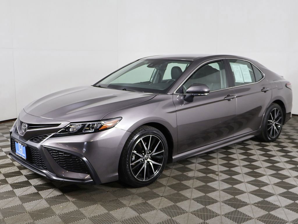 Used 2024 Toyota Camry SE FWD image 5