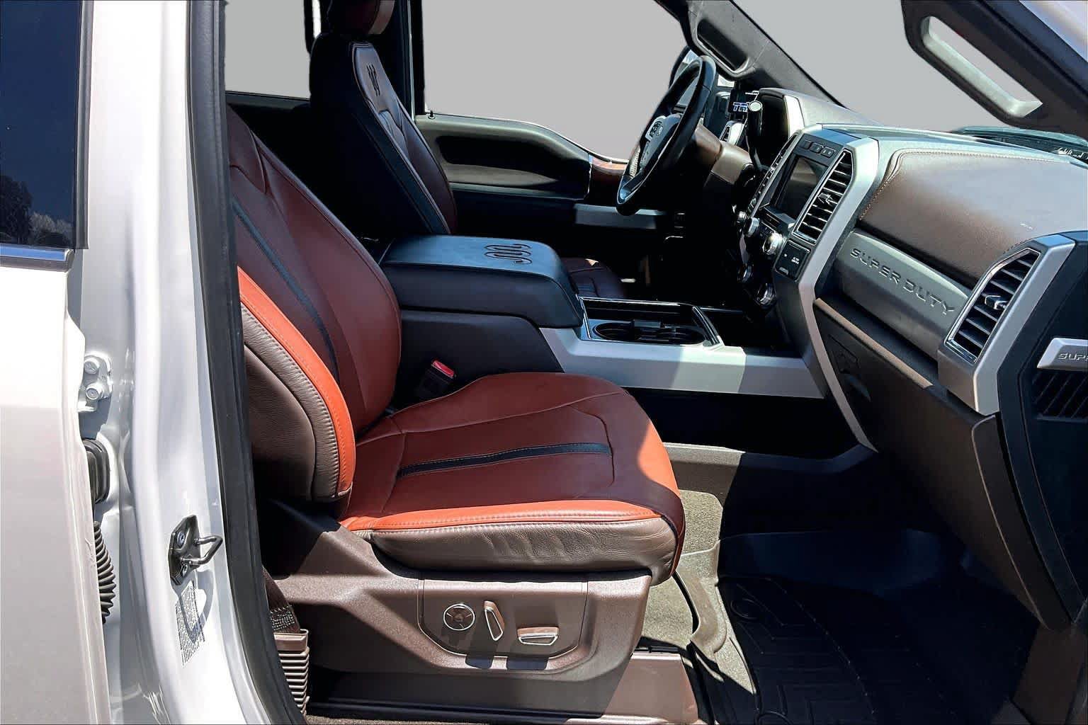 Used 2018 Ford F450 King Ranch w/ King Ranch Ultimate Package AWD/4WD image 9