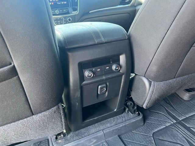 Used 2023 Chevrolet Traverse LT image 23