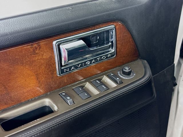 Used 2013 Lincoln Navigator 4WD w/ HD Trailer Tow Pkg image 20