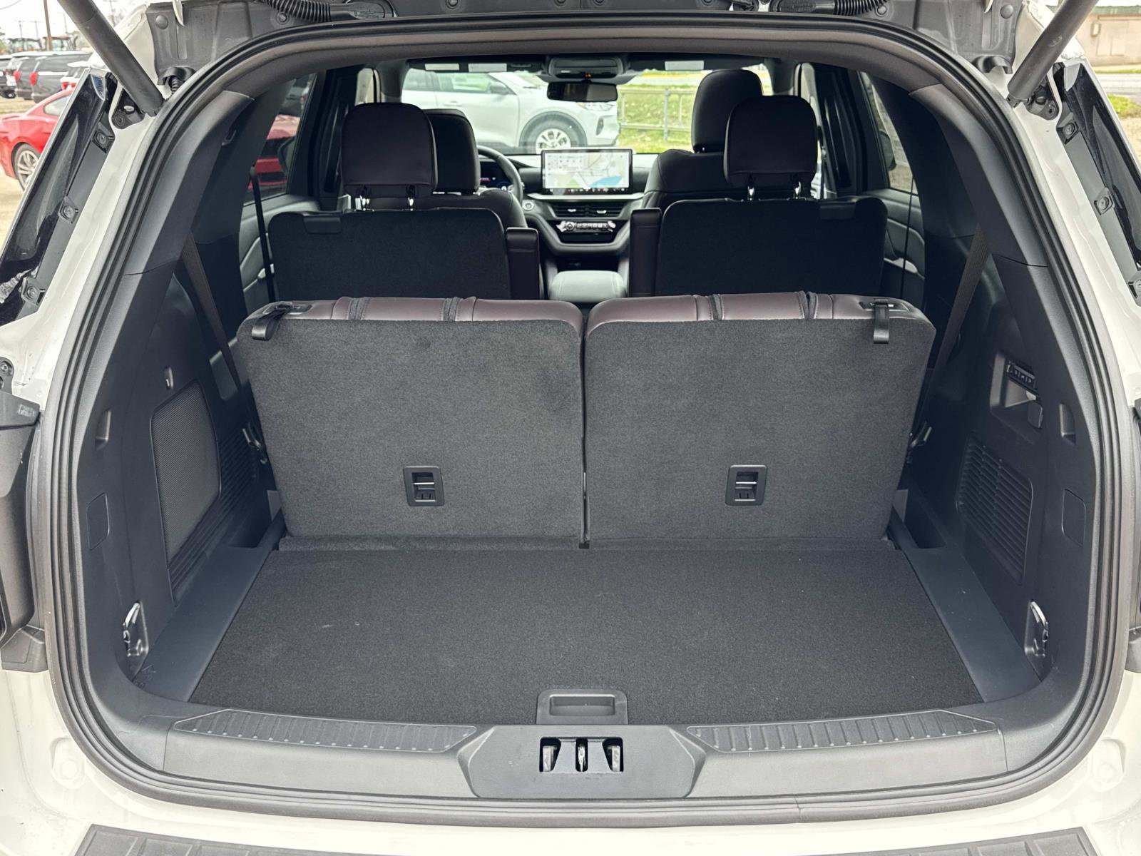 New 2026 Ford Explorer Platinum image 6