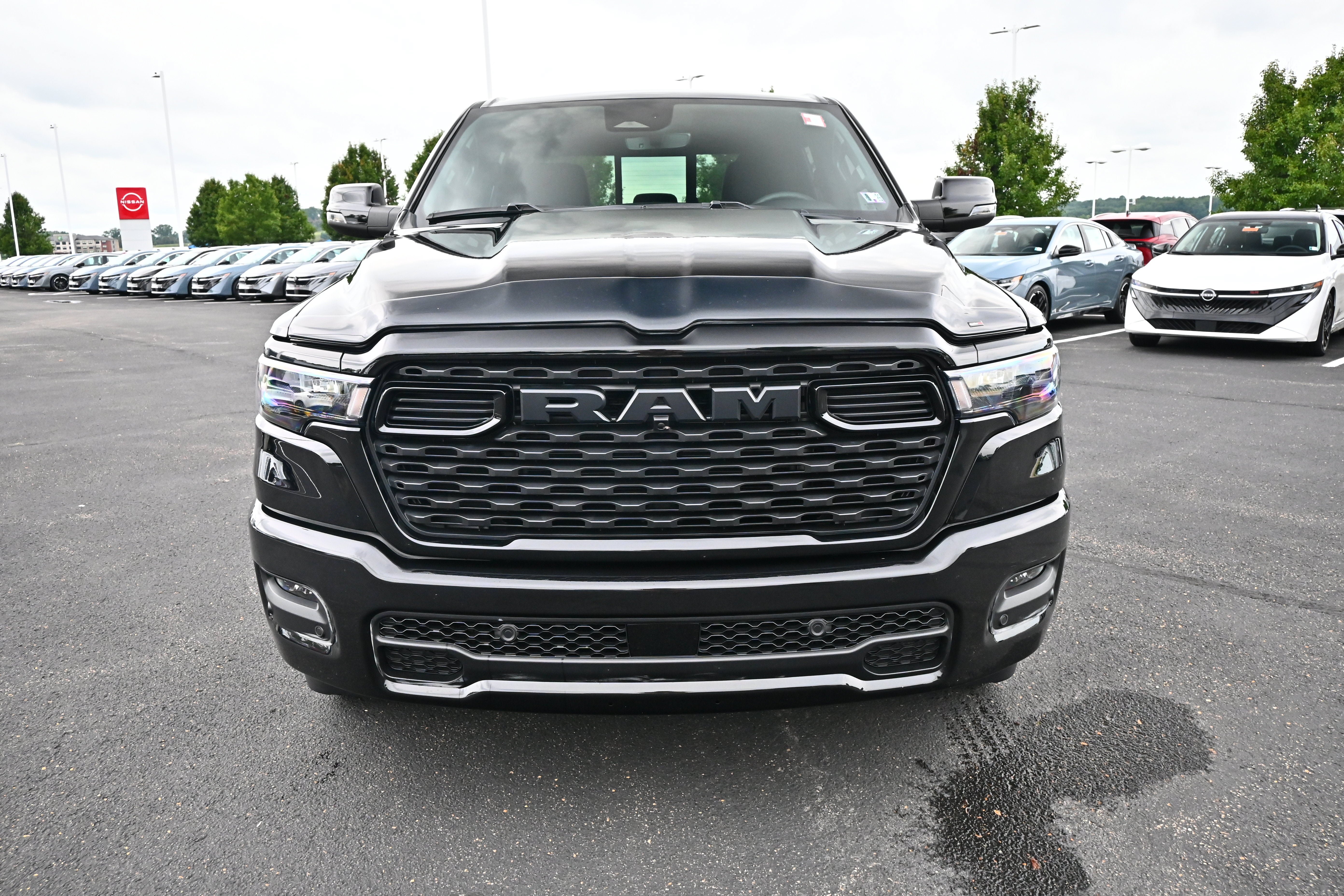 Used 2025 RAM 1500 Big Horn AWD/4WD image 3