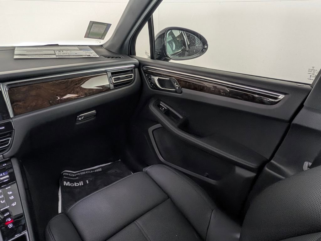 New 2026 Porsche Macan AWD/4WD image 23