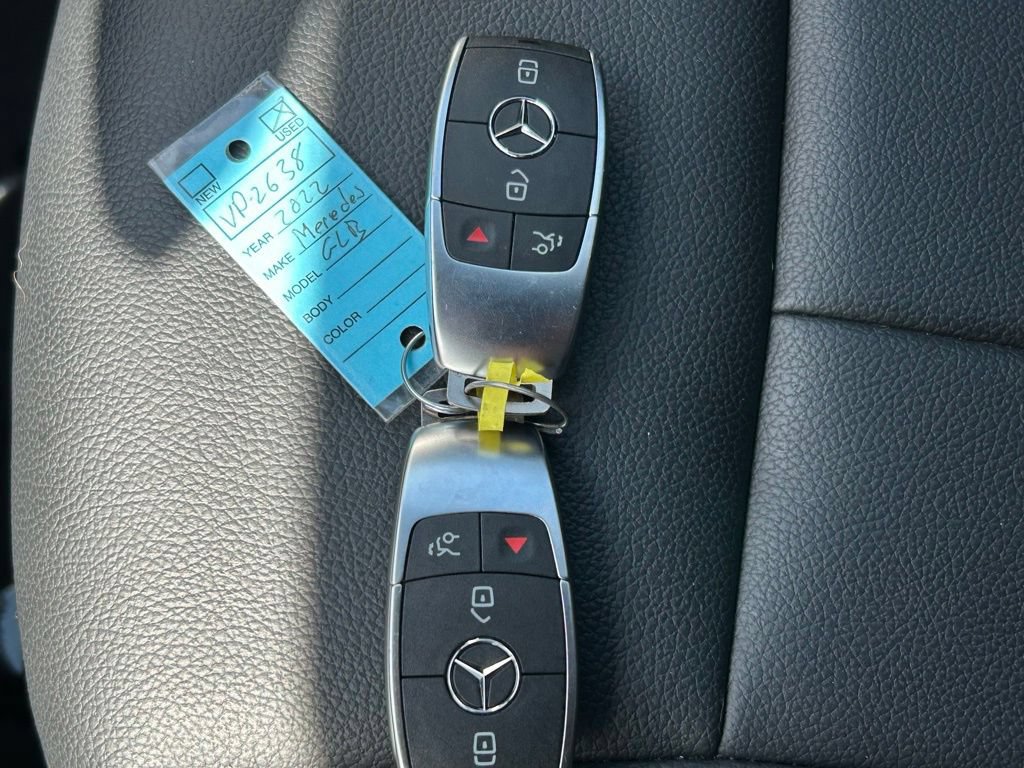 Used 2022 Mercedes-Benz GLB 250 w/ Premium Package Lite image 44