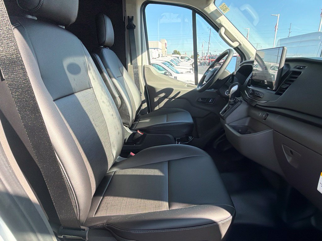 New 2027 Ford Transit 250 148 Medium Roof RWD image 28
