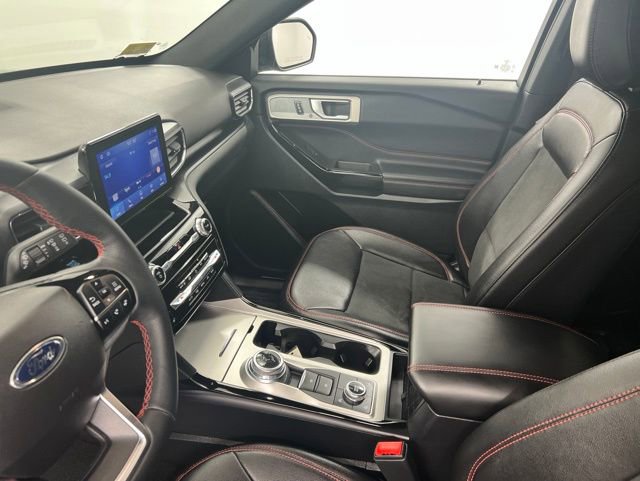 Used 2024 Ford Explorer ST-Line w/ Class IV Trailer Tow Package AWD/4WD image 22