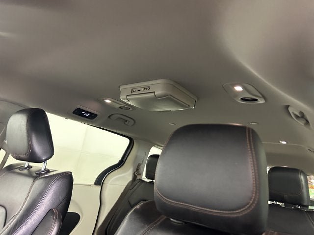 Used 2017 Chrysler Pacifica Touring-L FWD image 13