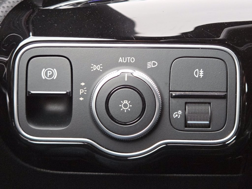 Certified 2023 Mercedes-Benz CLA 250 4MATIC image 30