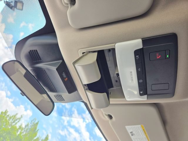 Used 2025 Nissan Rogue SV AWD/4WD image 30