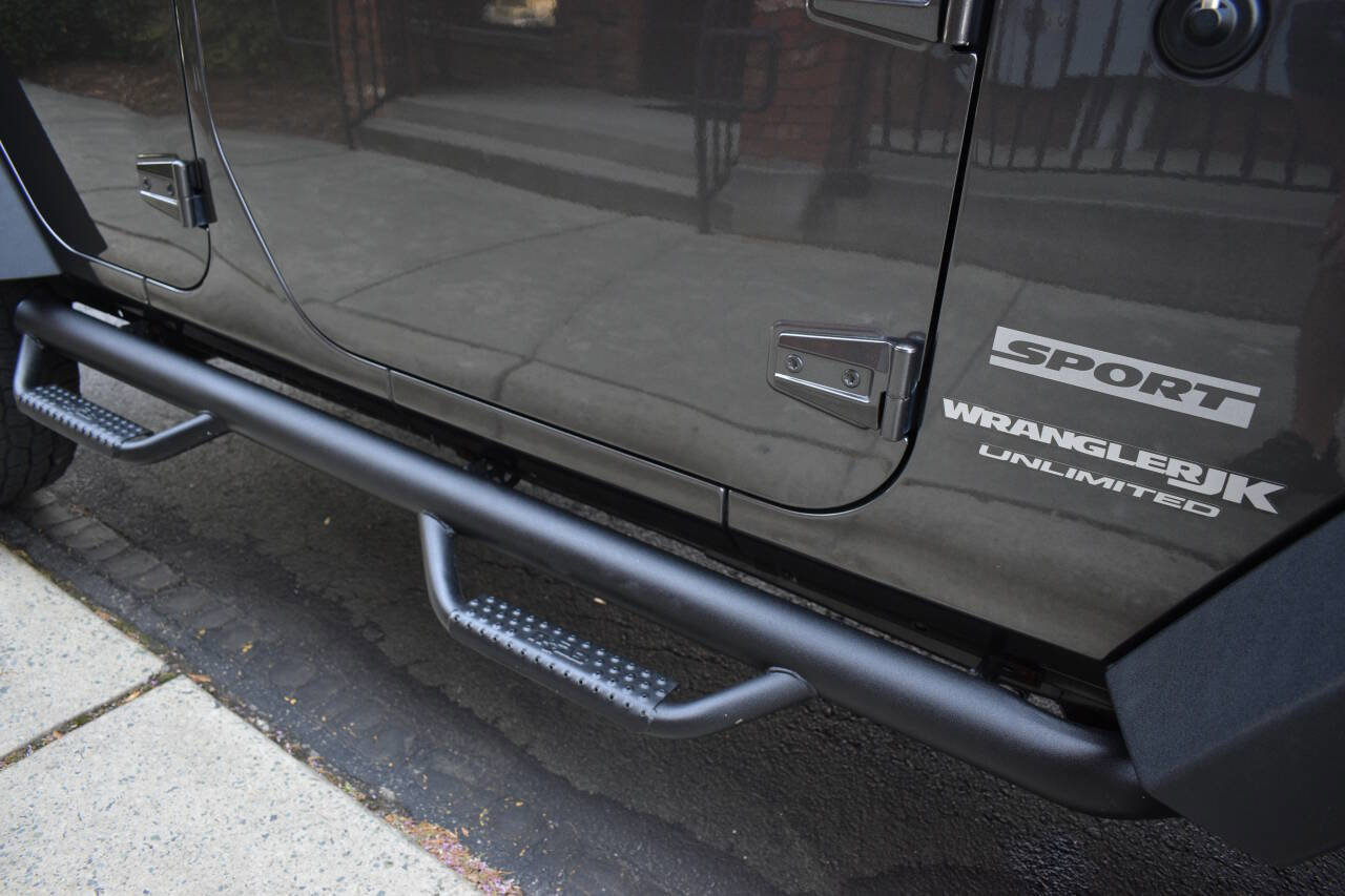 Used 2018 Jeep Wrangler Unlimited Sport S image 34