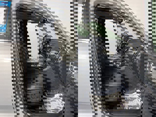 Used 2023 Volvo XC40 B5 Plus w/ Driver Assist Package AWD/4WD image 35