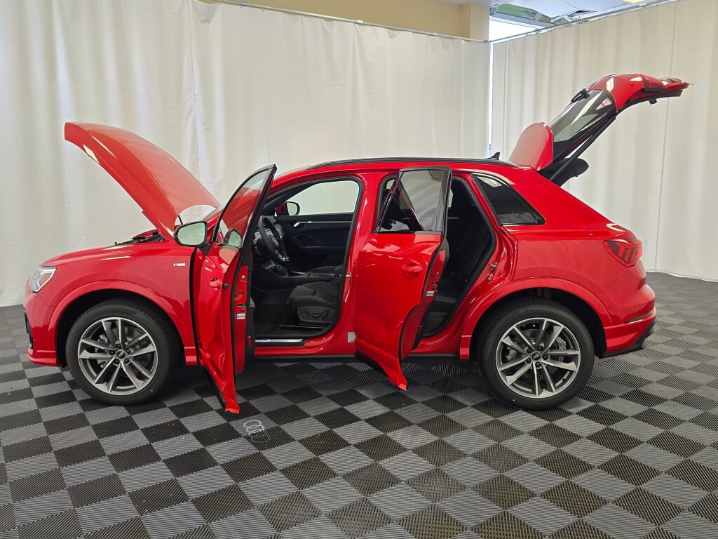 New 2025 Audi Q3 2.0T Premium image 12