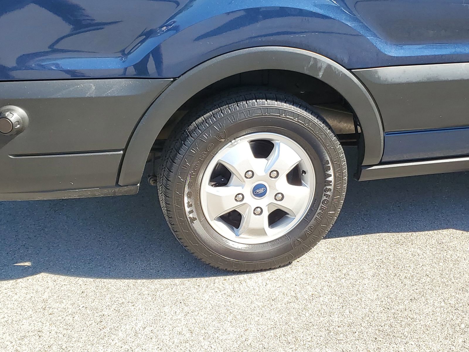 Used 2019 Ford Transit 350 XLT RWD image 5