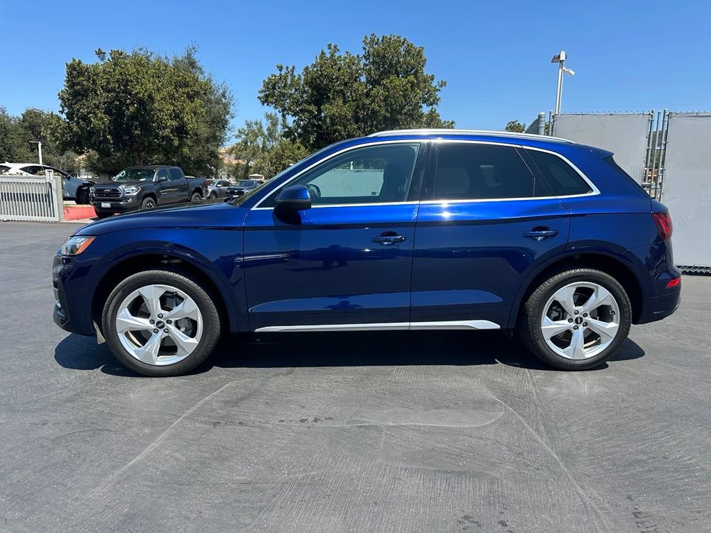 Used 2021 Audi Q5 2.0T Premium Plus w/ Premium Plus Package AWD/4WD image 2