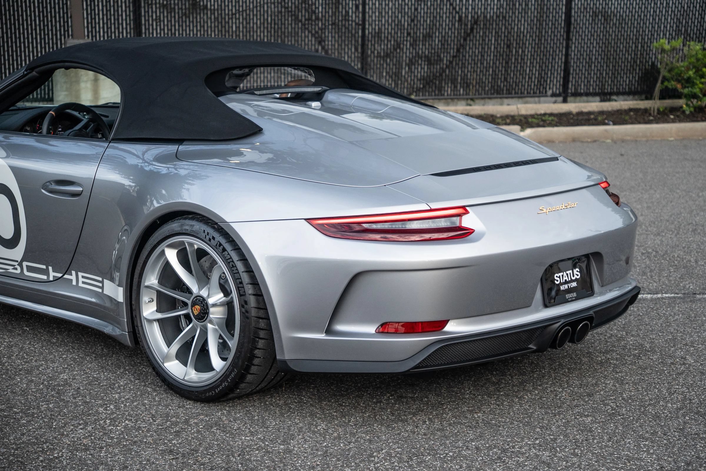 Used 2019 Porsche 911 Speedster RWD image 34
