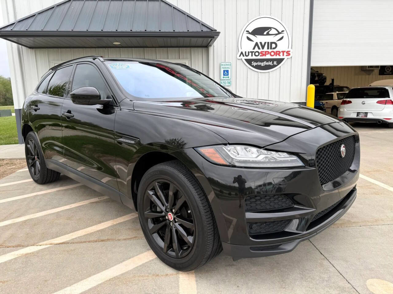 Used 2017 Jaguar F-PACE Prestige AWD/4WD image 2