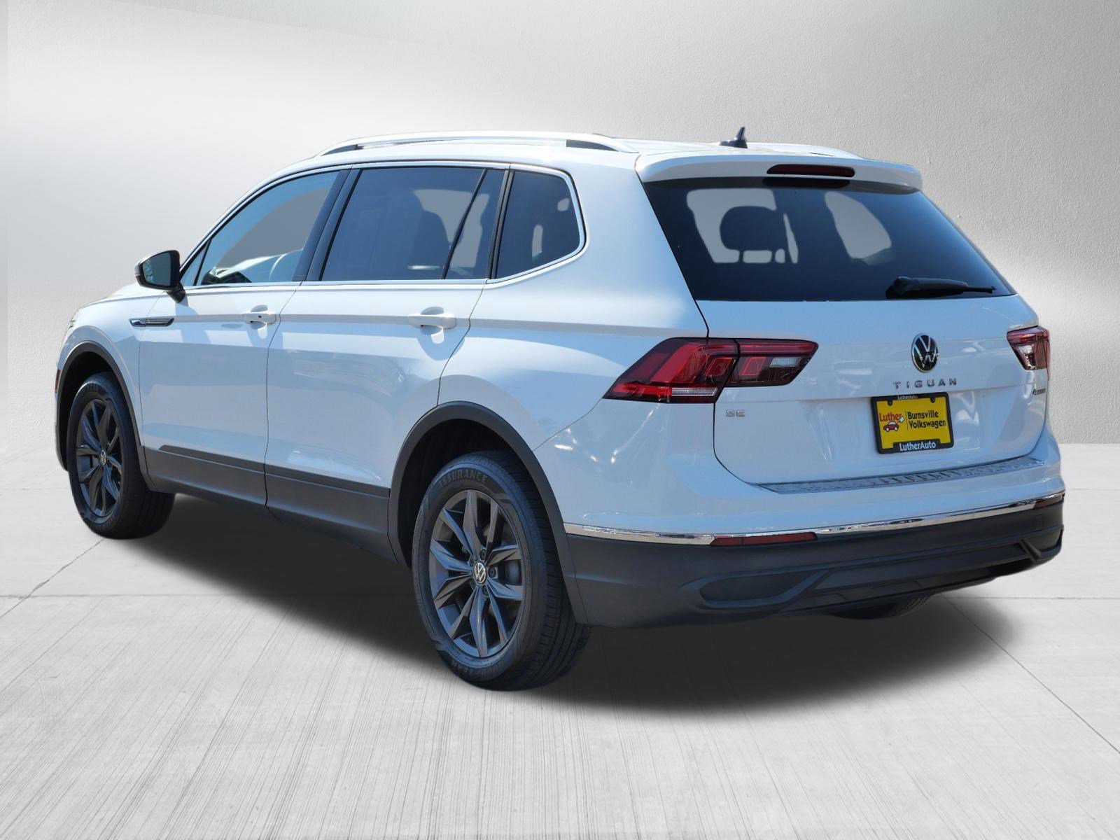 Certified 2022 Volkswagen Tiguan SE image 5