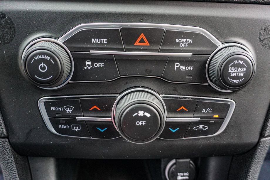 Used 2023 Dodge Charger SXT image 35