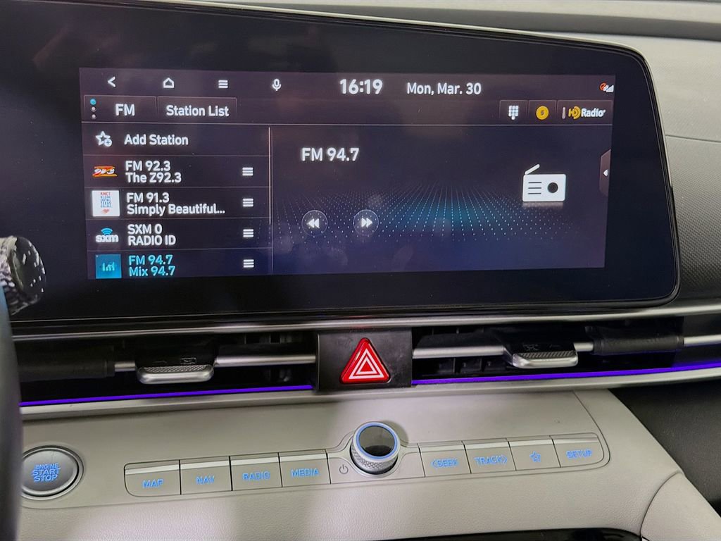 Used 2023 Hyundai Elantra Limited FWD image 16