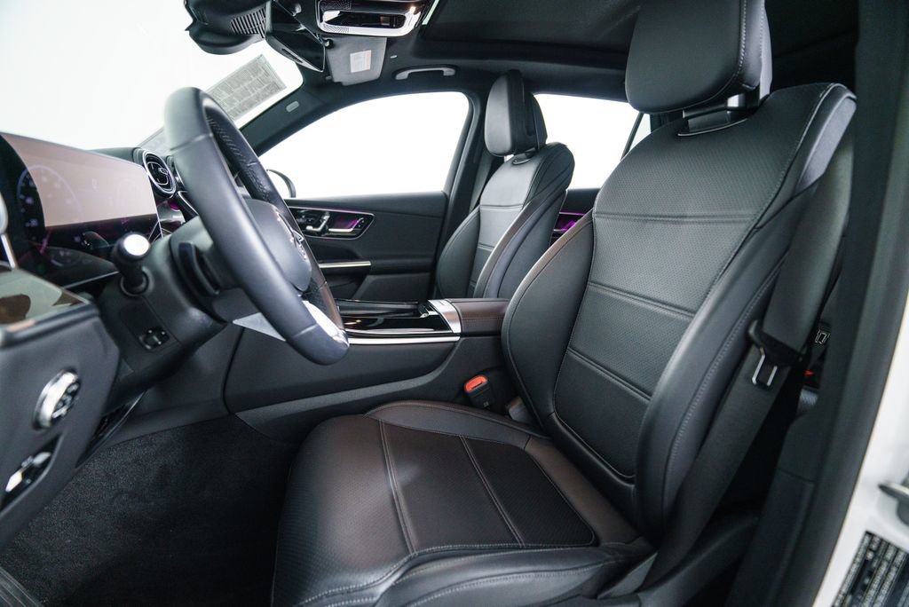 Certified 2025 Mercedes-Benz GLC 300 4MATIC image 5