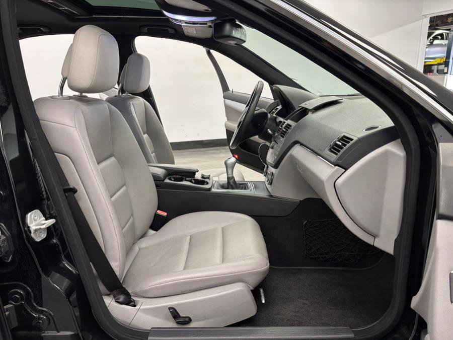 Used 2008 Mercedes-Benz C 300 Sport image 32