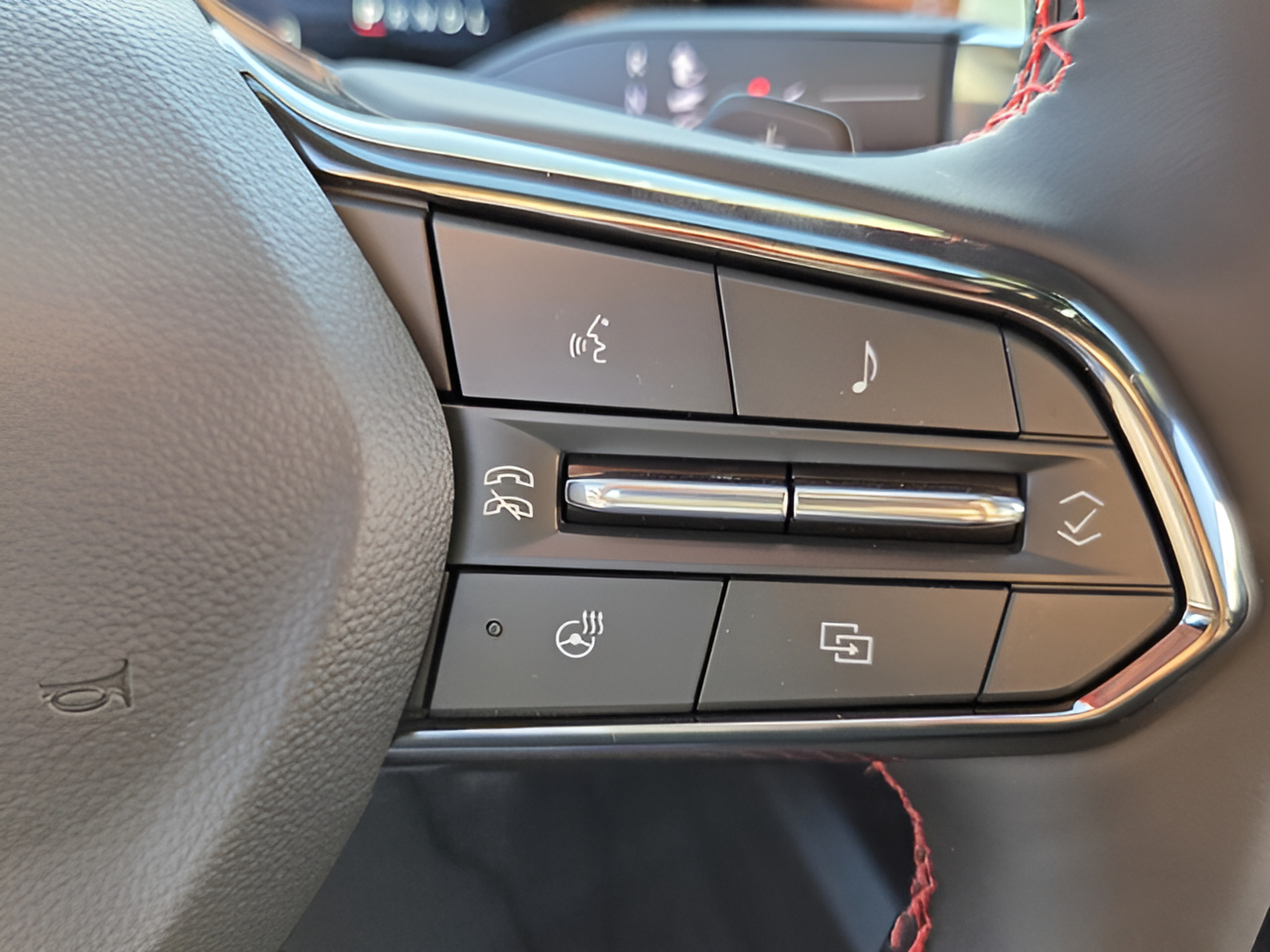 New 2027 Chevrolet Equinox RS w/ Safety and Technology Package FWD image 25