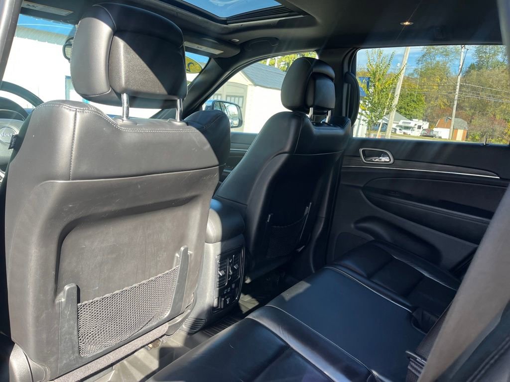 Used 2020 Jeep Grand Cherokee Limited AWD/4WD image 23