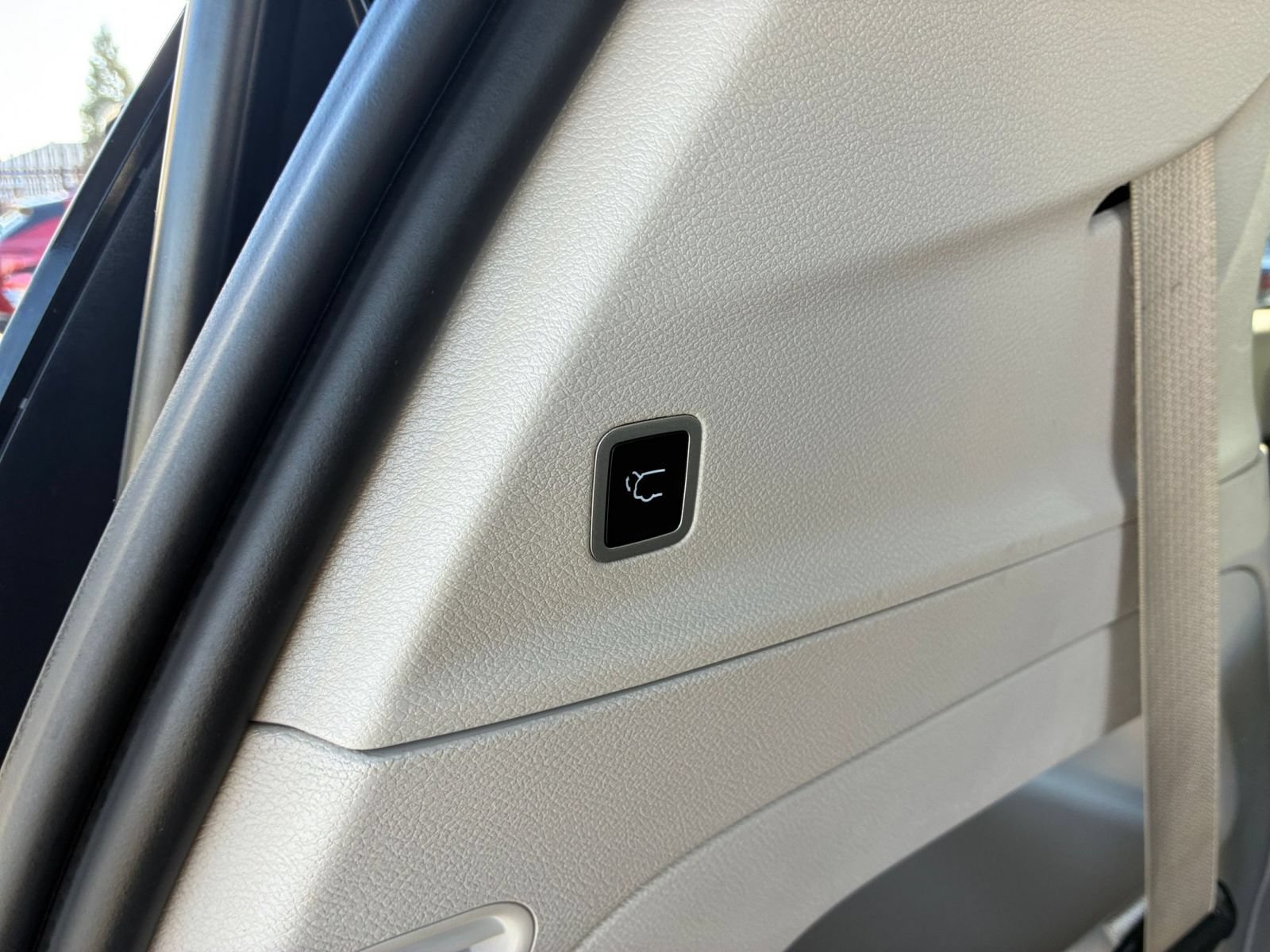 Used 2024 Chrysler Voyager LX FWD image 22