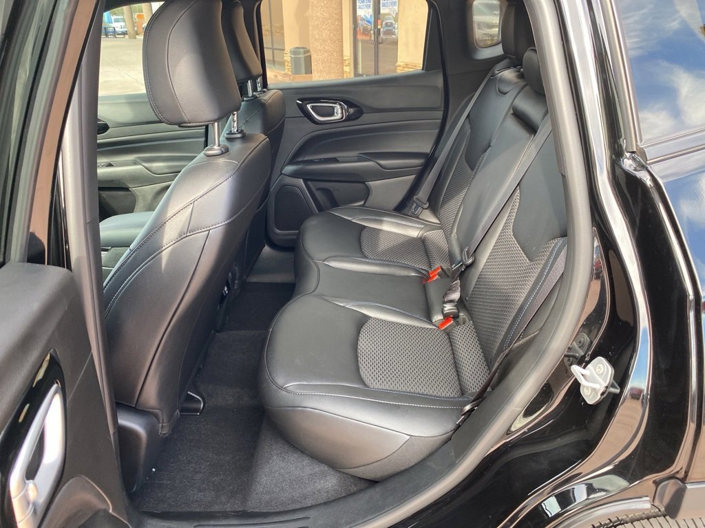 Used 2025 Jeep Compass Latitude w/ Altitude Special Edition image 17