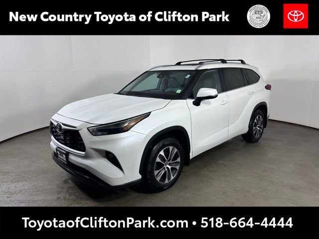 Used 2023 Toyota Highlander XLE image 7