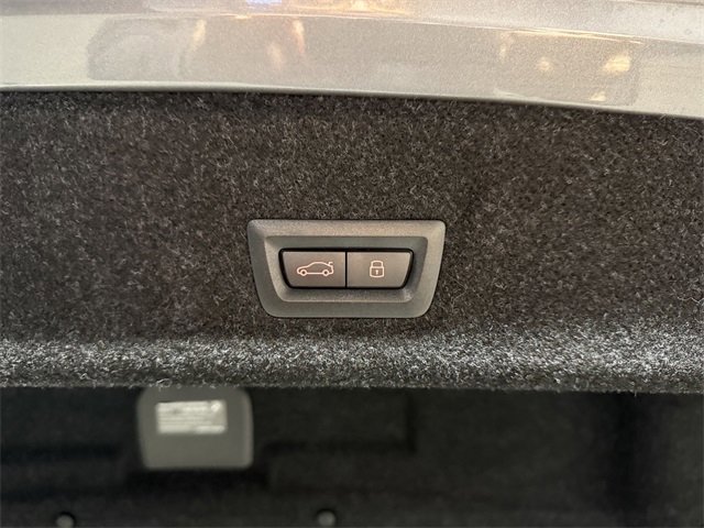 Used 2025 BMW 330i xDrive Sedan w/ Convenience Package image 30